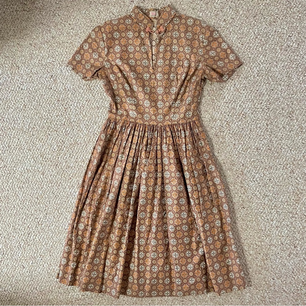 Vintage 1950s Pink Yokosuka brown floral dress
